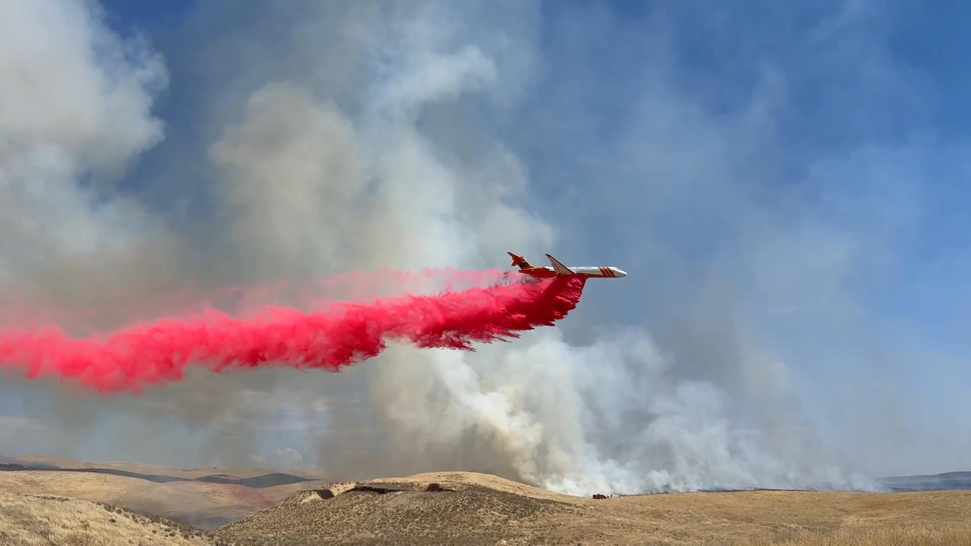 Air Tanker Drops Massive Retardant Line Over Fast Growing California Wildfire episode artwork