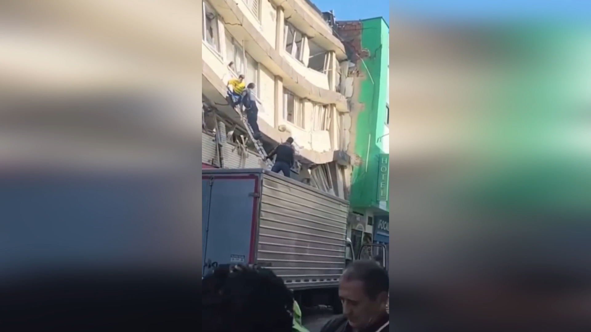 Police Rescue Civilians From Damaged Building After Powerful Colombia Earthquake episode artwork