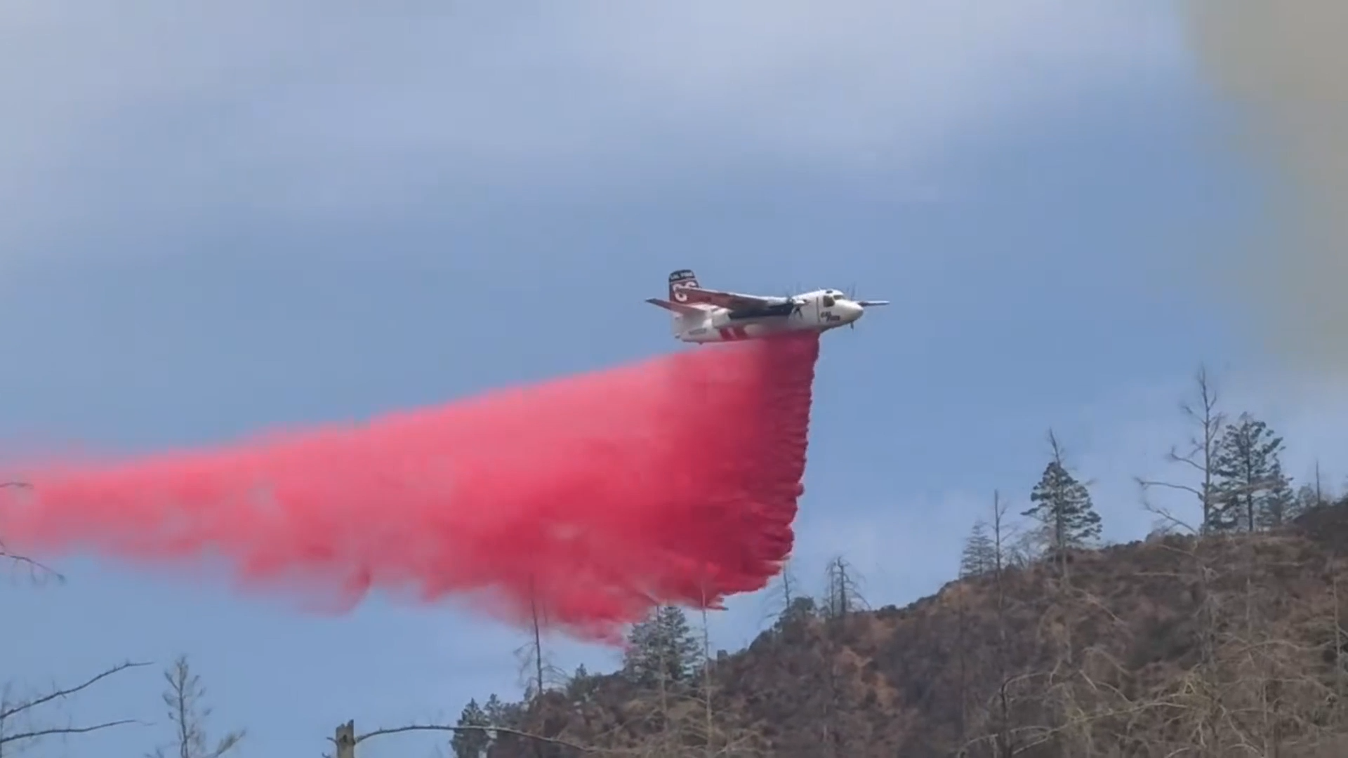 Air Tankers And Helicopters Wage Battle Against Ledson Fire In California episode artwork