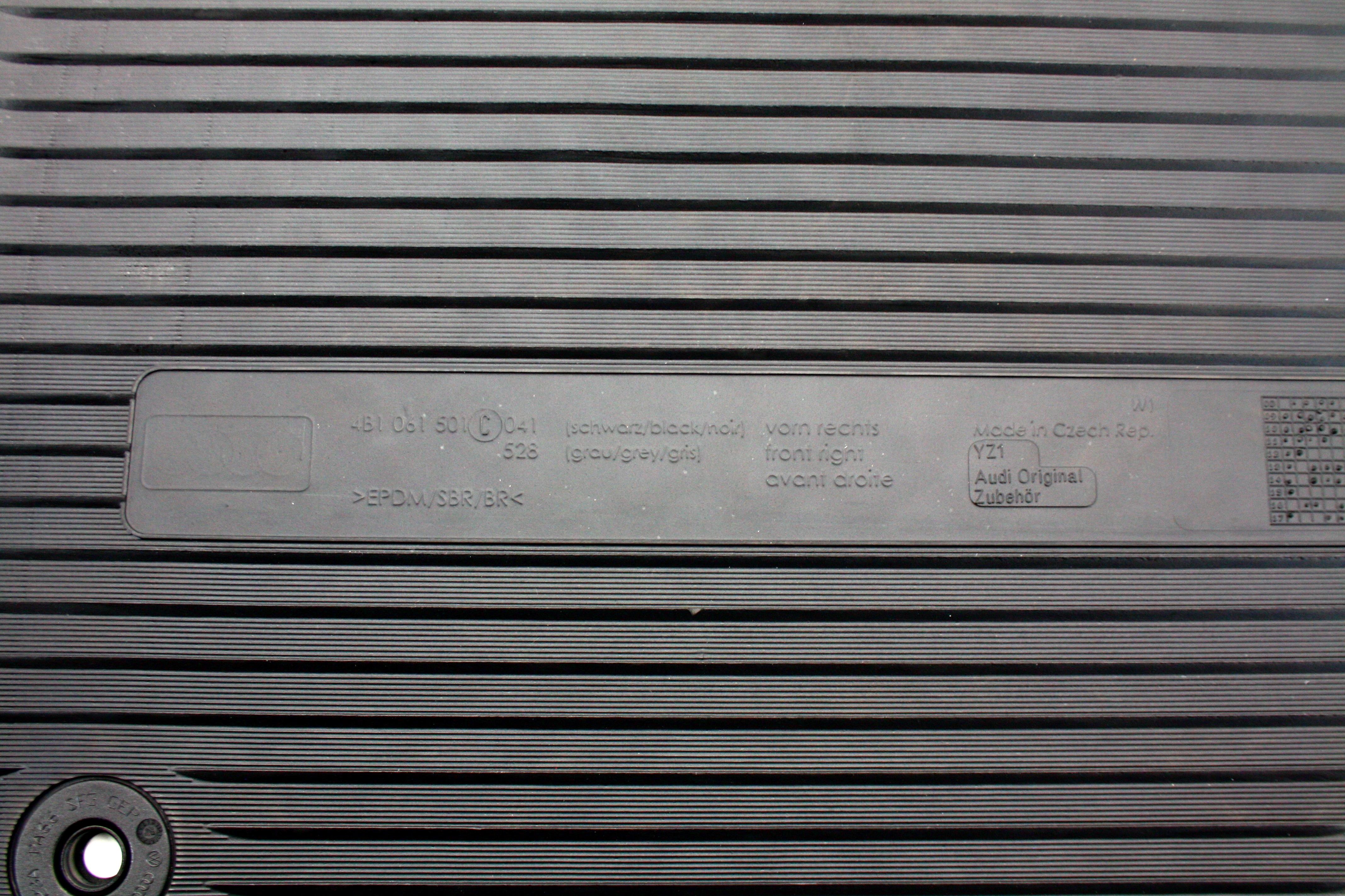 Complete Set of Rubber Floor Mats Audi A6 4B1061501C - Image 2