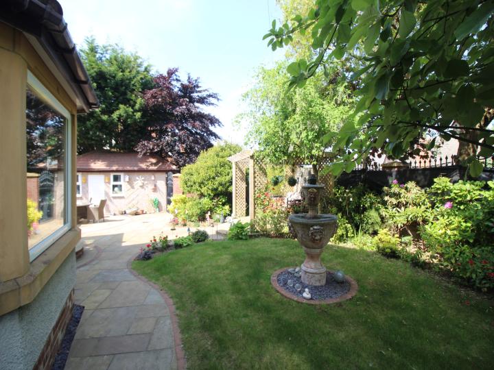 4 Bed Detached house Linden Close ThorntonCleveleys FY5 Unique