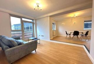 Loxley Court