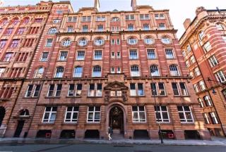 71 Whitworth Street