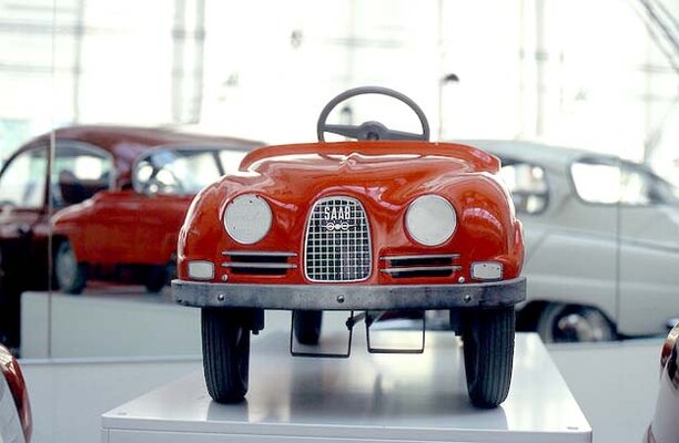 saab-vintage-pedal-car.jpg