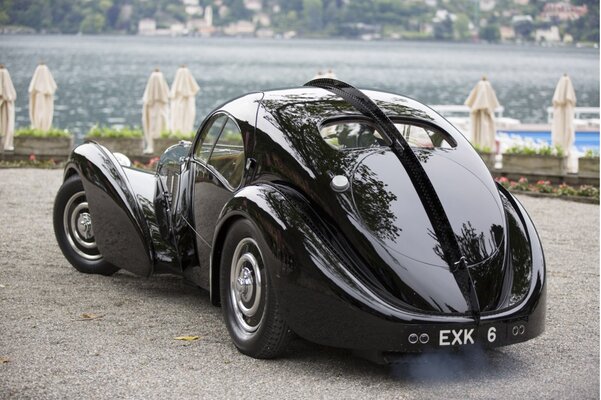 ralph-lauren-and-his-1938-bugatti-57sc-atlantic_100428381_l.jpeg