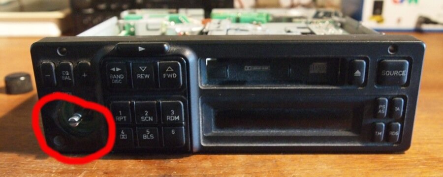 9000_radio_reparatur_3.JPG 9000_radio_reparatur_3.JPG