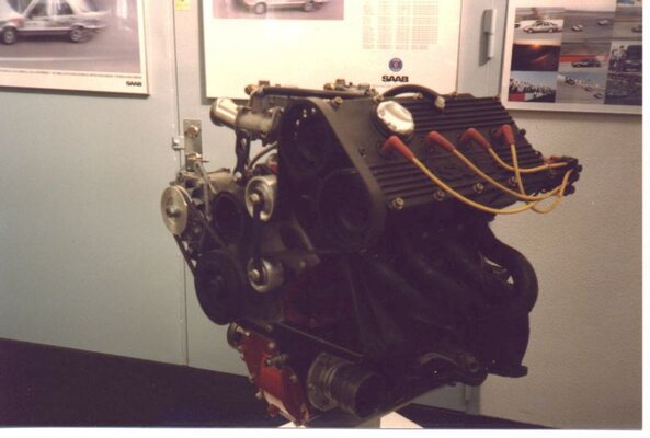 99ems16vmotor2_193.jpg