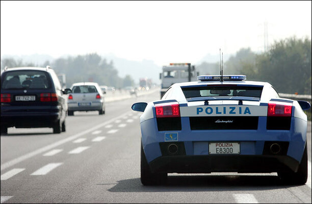 police-lamborghini.jpg