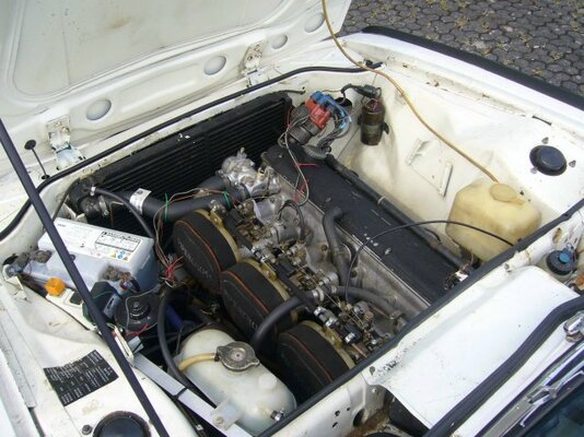 BMW CSL 2285028 Motor 02.JPG