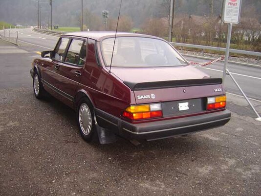 SAAB900i16.4d.M90.Body213B_BordeauxRed.Trim_LeatherBuffalo.b.jpg