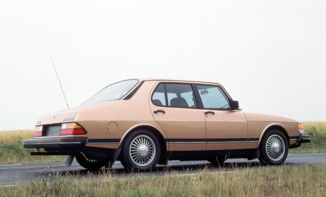 SAAB.Car.Museum900turboSedan.M81(9.80).SaabWerkfoto.jpg