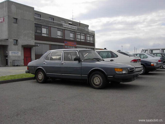 SAAB900CD.M84.IntMeetCH2000.b.jpg