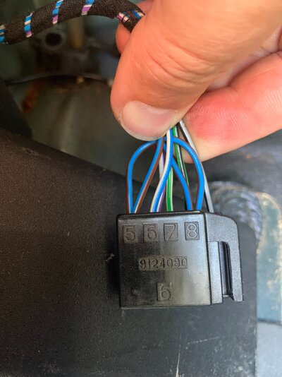stecker kofferraum Seite 2.jpg