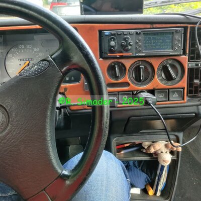 SAAB900_ARMATURENBLENDE_HANDSCHUHFACHDECKEL_2_k.jpg