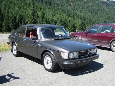 SAAB99TURBO.3d.M78.bodySK2anthracitegrey.trim_red.SaabOwnersConvertion2004CrystalMountainWashing.jpg