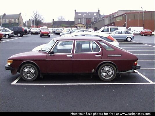 SAAB99TURBO.5d.M78.bodyR6cardinalred.trim_red.ExtraModelOf99Bevor900WasDeliveredOnlyForUK.GB.d.jpg