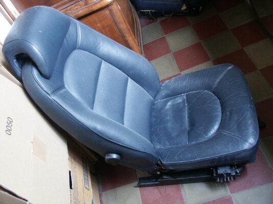 1.Saab.Seat.M90.Trim-F33-Atlas-blue-leather.a.jpg