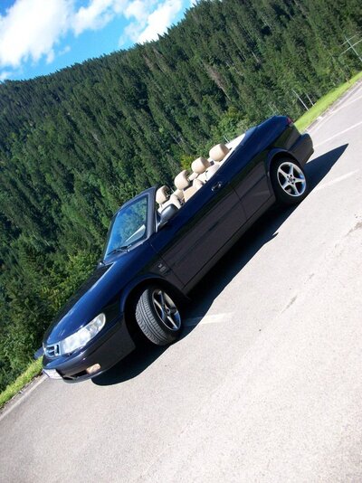 Saab 9-3 zwei.jpg