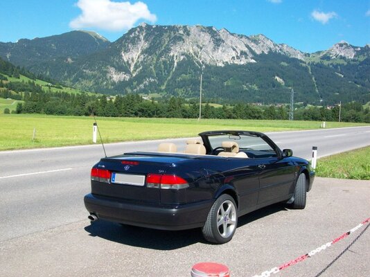 Saab 9-3 drei.jpg