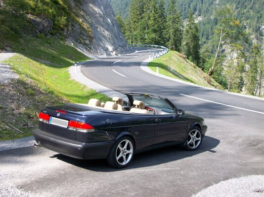 Saab 9-3 vier.jpg