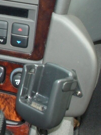 08-12-27 Saab 95 Aero Handyhalterung.jpg