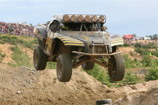 action_jesse-james_trophy-truck_2_eventday.jpg