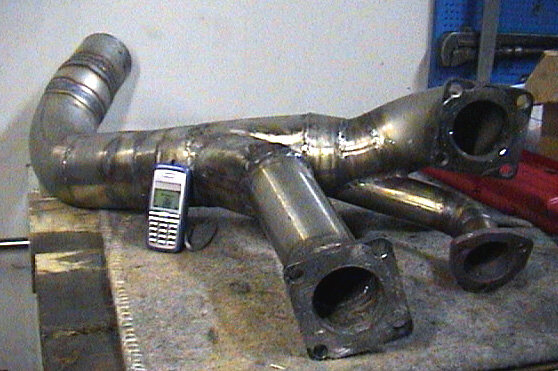 twinturbo_downpipe.jpg