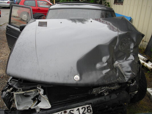 Saab 900 Unfall 017.jpg