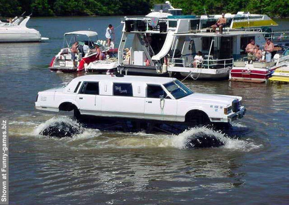 Offroad-Limo (in den USA anscheinend normal, fast keiner guckt !).jpg