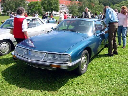 Citroen_SM_front_view.jpg