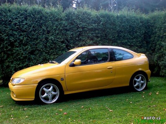 Renault_megane_coupe_Coach_3.jpg