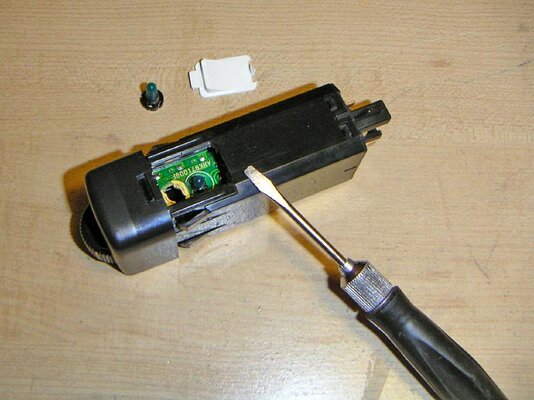 20060315g.Thumbwheel_bulb.jpg