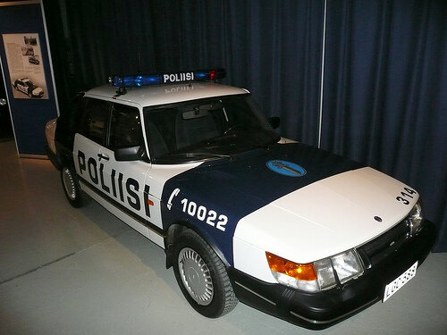 polis 900.jpg