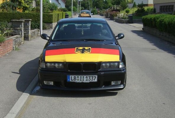 841022bwm-w.jpg