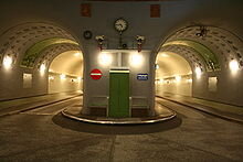 220px-Elbtunnel_alt.jpg