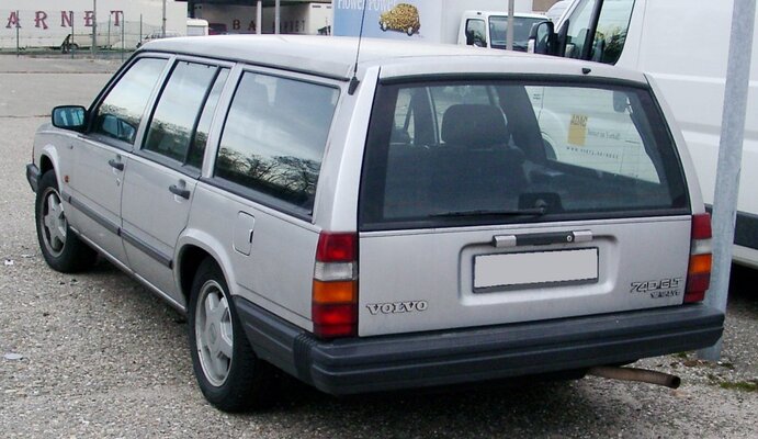 Volvo_740GLT_Kombi_rear_20080130.jpg