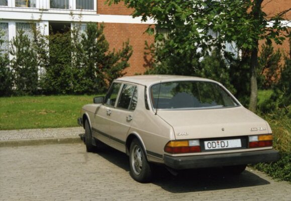 Saab 900 Heck.jpg