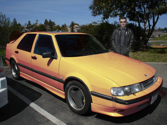 Orange Saab 9000.jpg