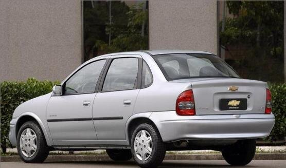 Trasera_Chevrolet_Corsa_Sedan_2.jpg