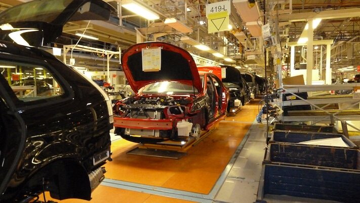 Production-Line-red-saab-9-3.jpg