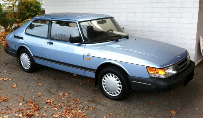 Saab 900 i 8v .jpg