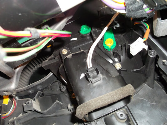 2011-09-12_broken-lever.jpg