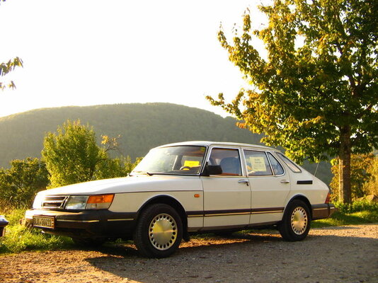 Saab 900i 8V.jpg