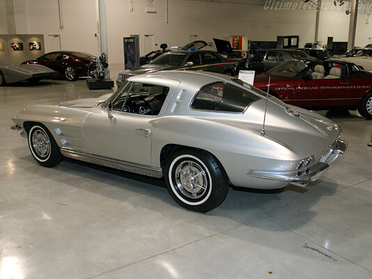 Chevrolet-Corvette-C2-Sting-Ray-Coupe--Split-Window-_4.jpg