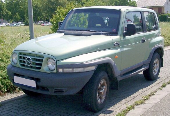 1024px-SsangYong_Korando_front_20080711.jpg