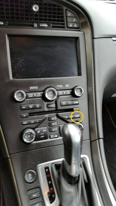 SAAB9-5II_Console_radio2.jpg