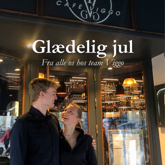 Cafe Viggo | Nightcrawl.dk | Glædelig jul fra alle os til alle jer 💙 Vi glæder os allere...