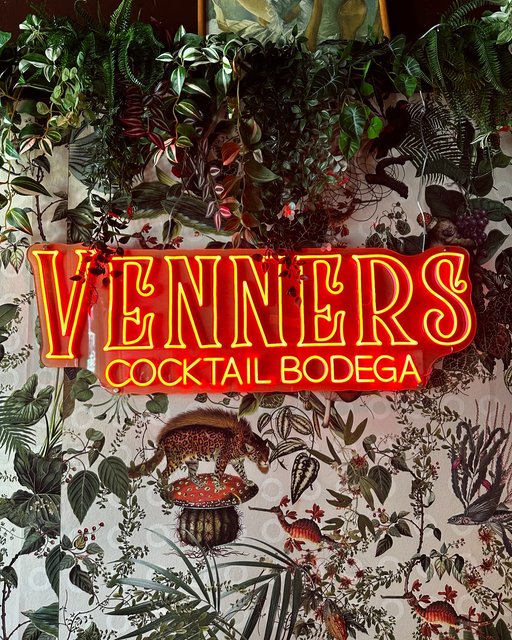 Venners Cocktail Bodega | Nightcrawl.dk | Cocktails med venner er fantastisk.
Cocktails på Venners, me...