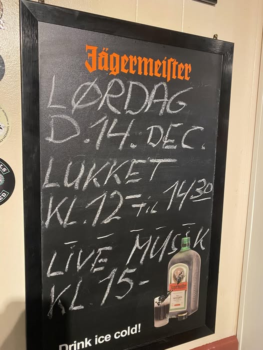 Linie 74 | Nightcrawl.dk | I morgen afholder vi vores julefrokost🍽️🎂,       Vi lukker...