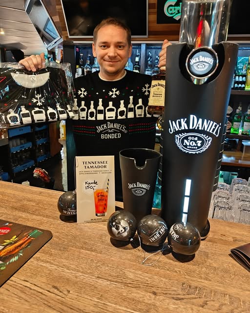 Stalden  | Nightcrawl.dk | 🥃 JACK DANIELS KONKURRENCE 🥃

Arttu er hoppet i julesweate...